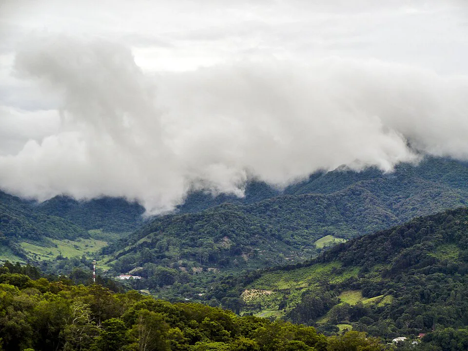 Cloud cover rolling over the Boquete highlands