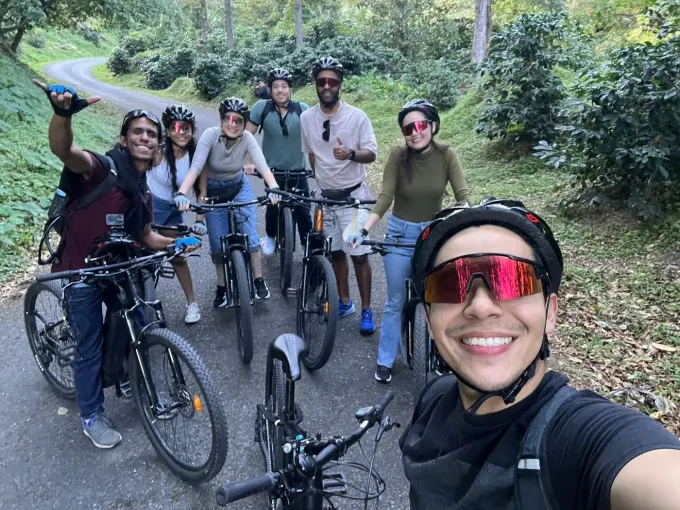 A happy group on the E-Valley e-bike coffee tour in Boquete