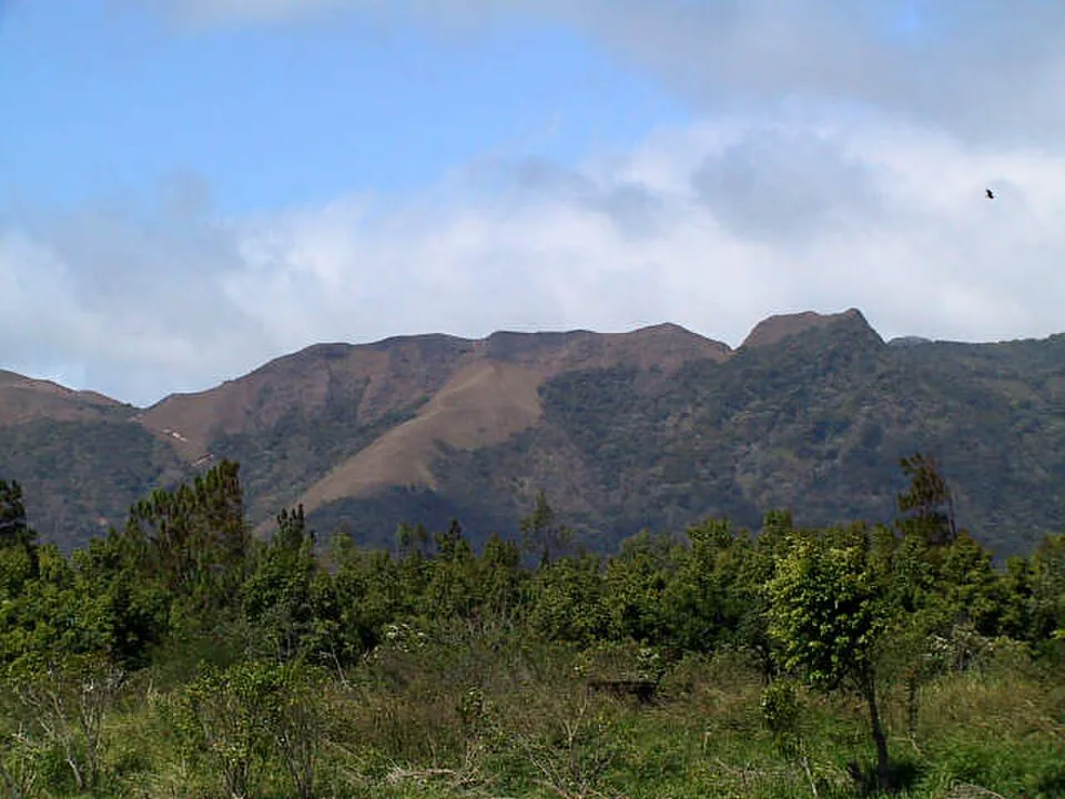 The La India Dormida ridge above El Valle